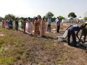 south sudanese returnees from sudan receiving es nfis at fangak iom and sshf funding 2